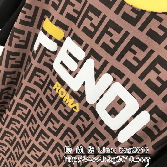 FENDI芬迪 19早春新款 袖子拼色 植絨Fendi字母 男款短袖 ydi1733